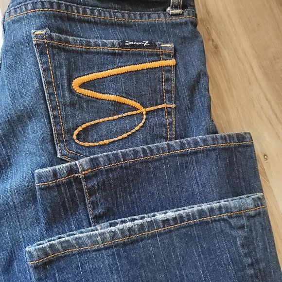 Seven7 Flared Denim Jeans Women's Size 27 Blue 5-Pocket Low Rise Dark Wash - Picture 6 of 9